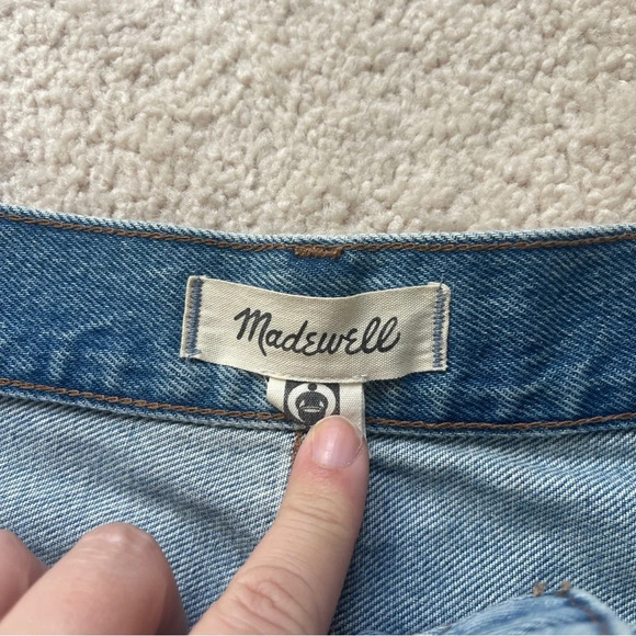 Madewell Relaxed Mid-Length Denim Shorts in Steenwick Wash: Ripped Edition - Picture 4 of 7